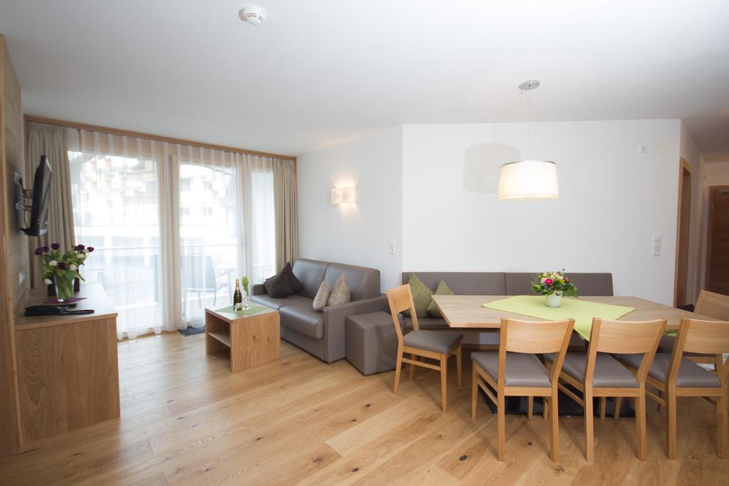 Berglife Appartements Serfaus Bagian luar foto