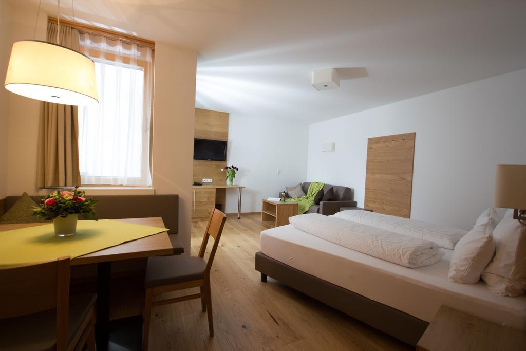 Berglife Appartements Serfaus Bagian luar foto